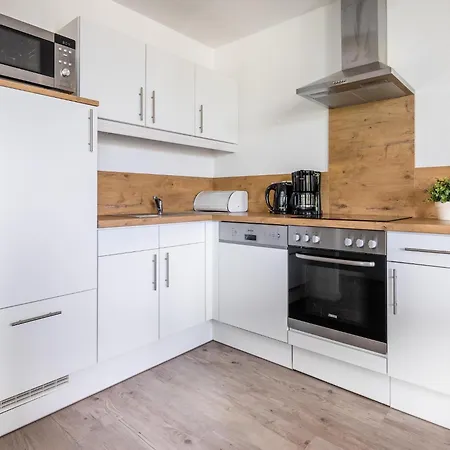 Апартаменты Spacious, Modern Apartment, Ten Minutes Walk From The Centre *
